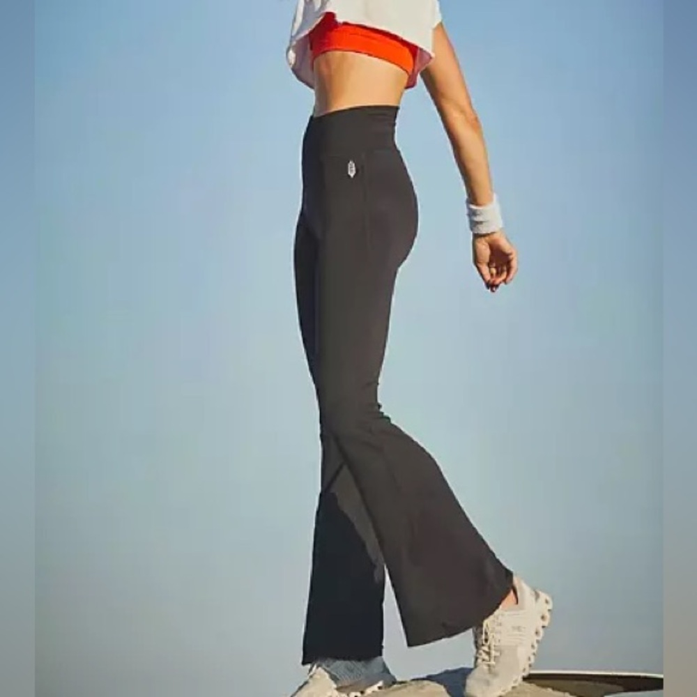 Free People FP Movement Good Karma Flare Leggings (black)